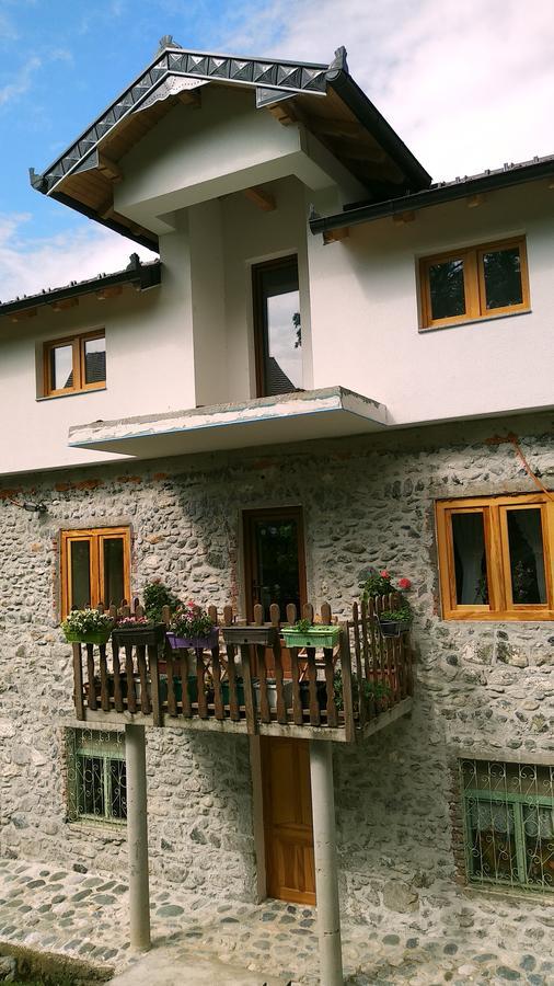 Tropoje 阿斯特宾馆酒店 外观 照片